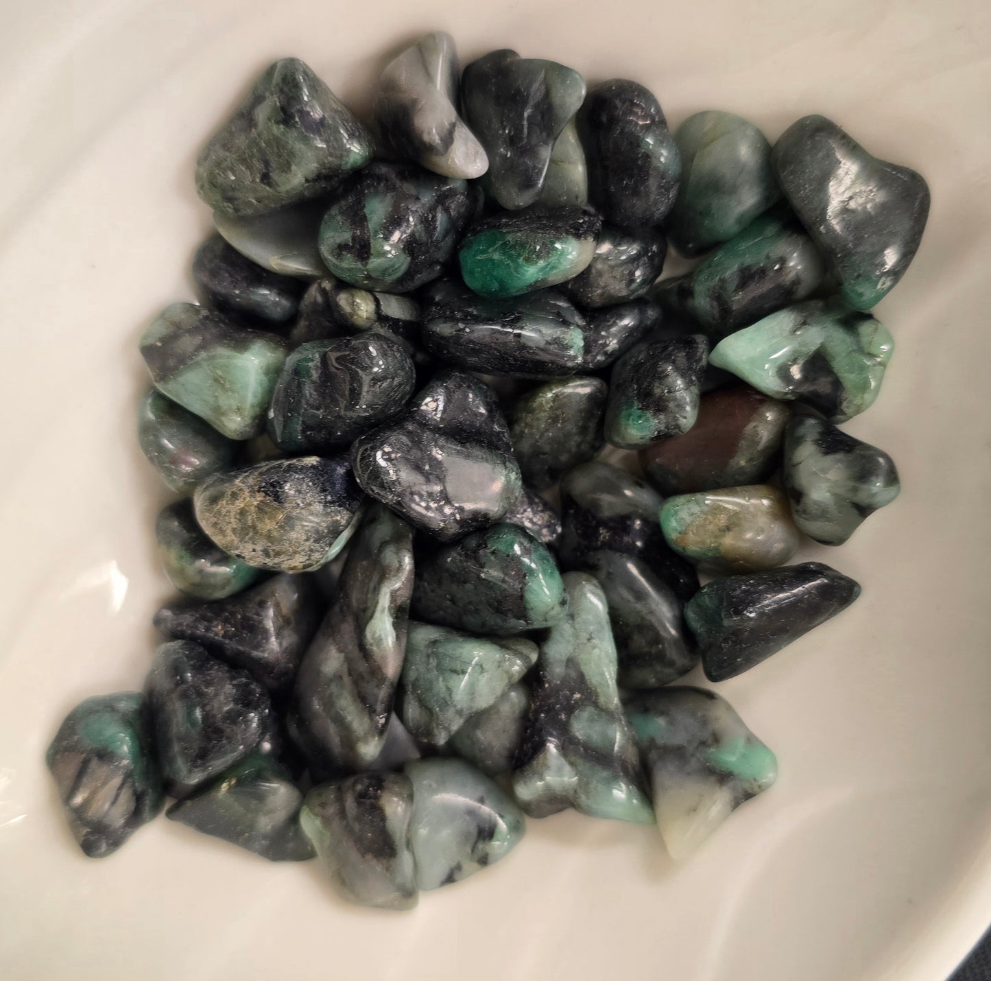 Tumbled Emerald Stones