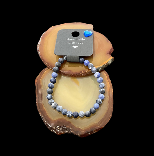 7 1/4in Sodalite Beaded Bracelet
