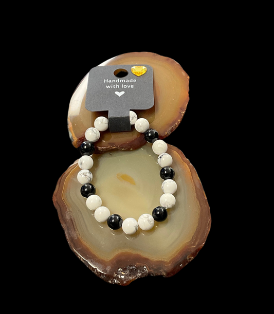 6 3/4in Howlite & Obsidian Beaded Bracelet