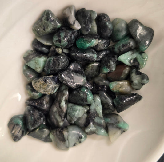 Tumbled Emerald Stones