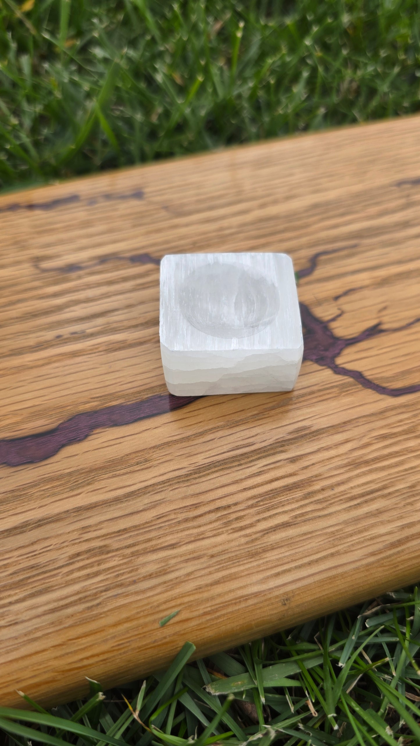 Selenite Sphere Holder