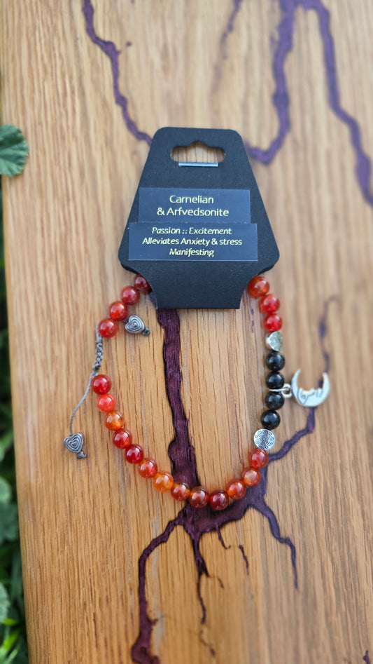Carnelian & Arfvedsonite Adjustable Bracelet